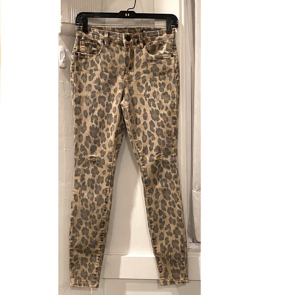 Blank NYC The Reade Crop In Catwalk Size 25 - Picture 6 of 13